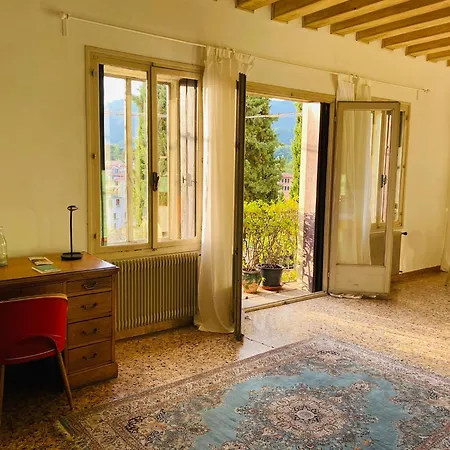 Bed and Breakfast Le 33 3*