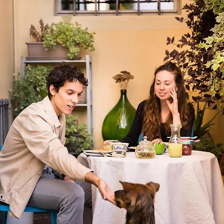 Le 33 Bed & Breakfast *