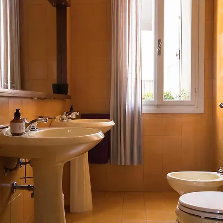 Le 33 Bed & Breakfast 3*