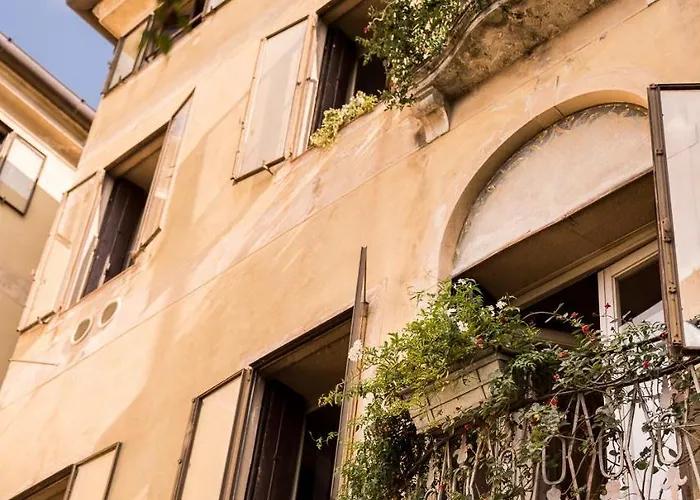 Le 33 Отель типа 