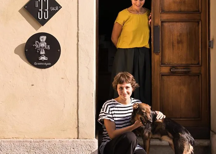 Le 33 Oda ve Kahvaltı 3*